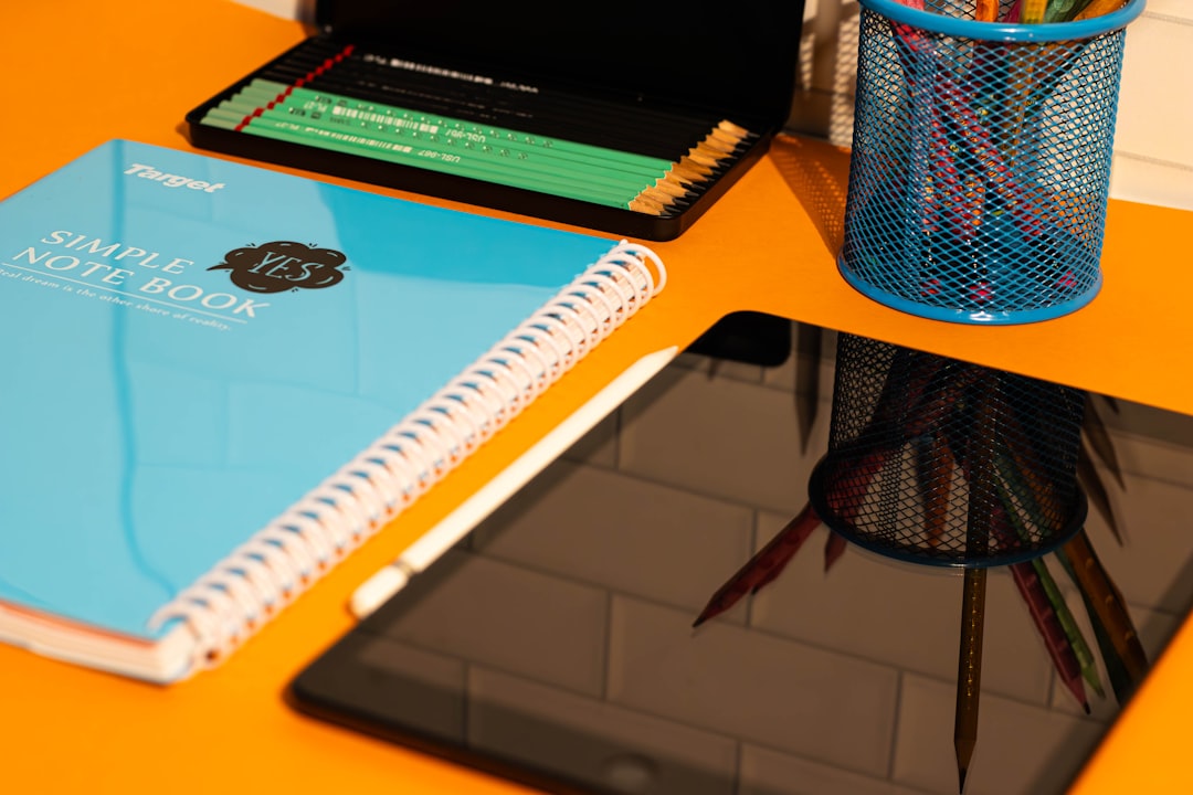 SOAR playbook tasarımı üzerinde toplantı yapan ekip