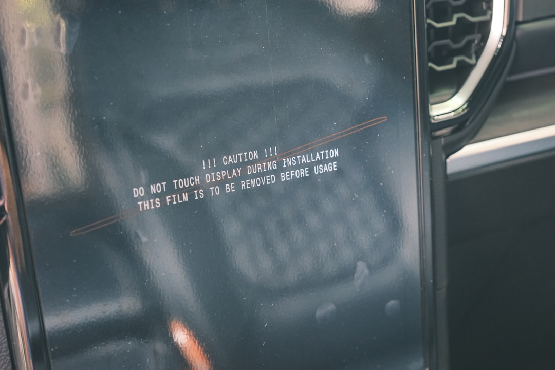 Yapay zeka tehdit avı gösterimi ve güvenlik panosu