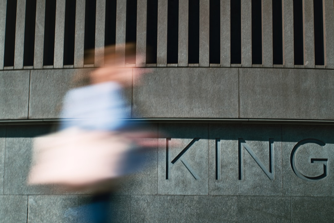 KVKK uyumlu veri akışını gösteren güvenlik görseli